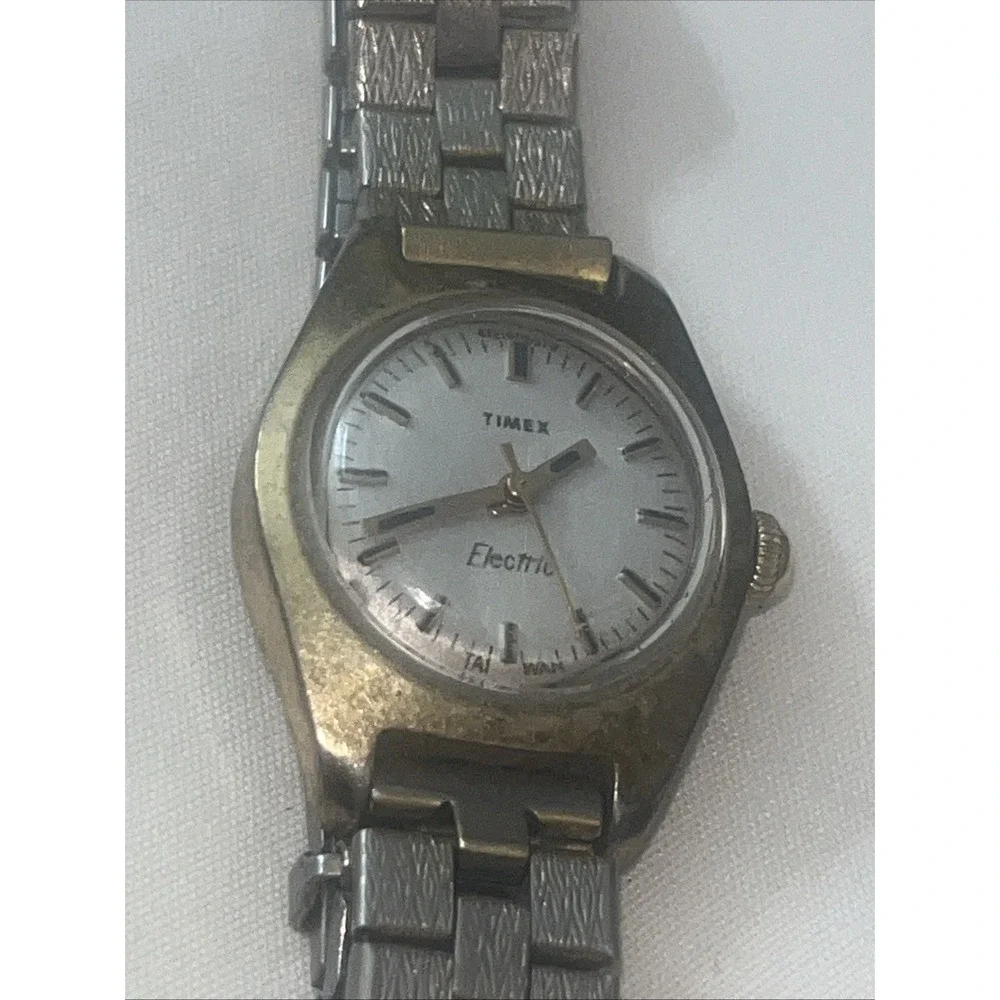 Vintage Timex Electric Ladies Watch Analog‎ Gold Tone Wrist Tested Needs Battery